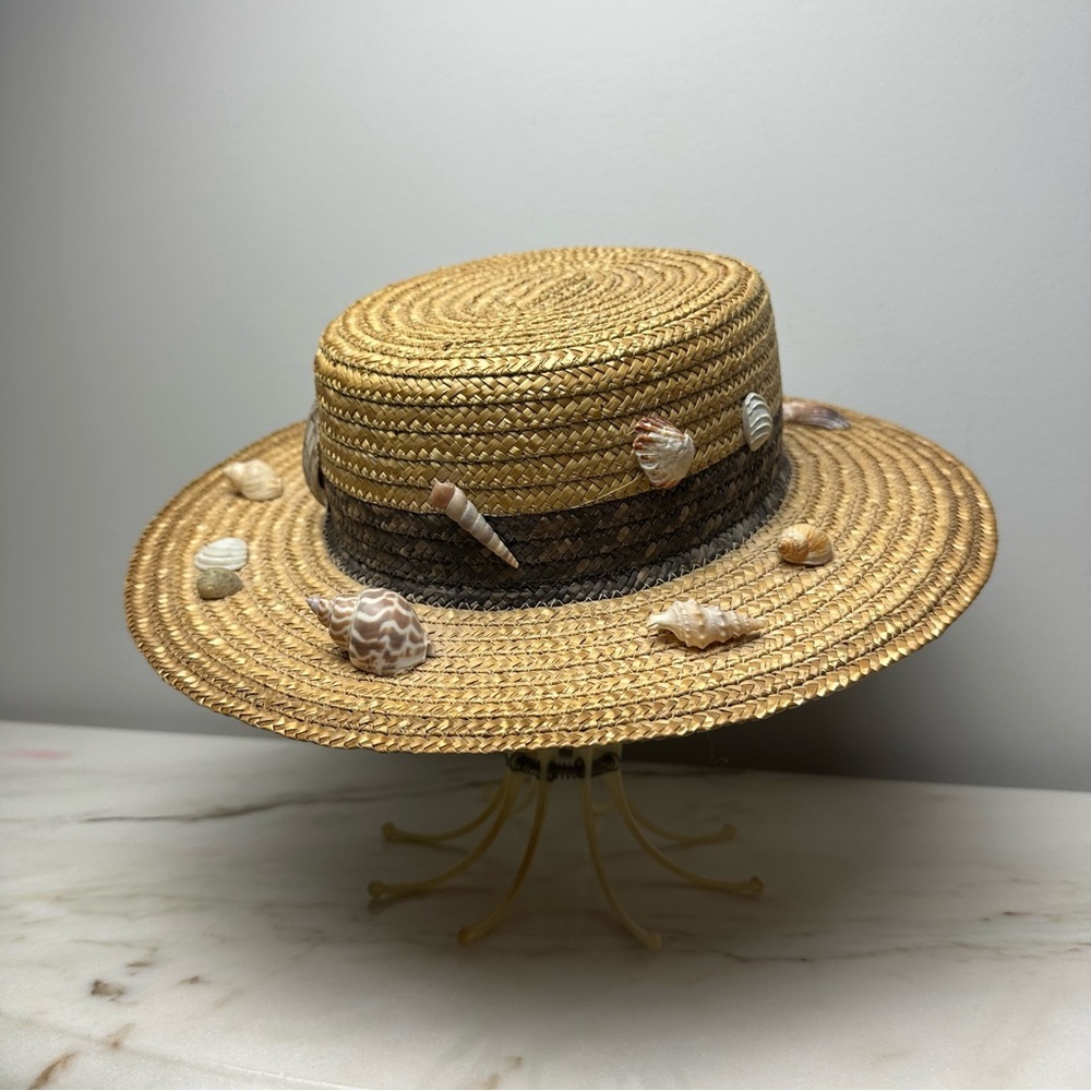 White and Tan Beach Hat with Elegant Design with Sea Shell Embellishments vtg